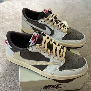 Travis Scott Reverse Mocha Nike Jordan 1